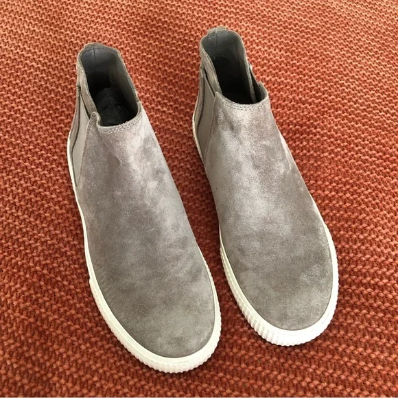 Vince Kelowna High Top Suede Platform Slip On Sneakers Size 8 - Picture 1 of 13